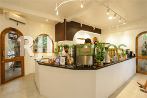 Pas Podjok Coffee & Eatery