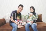 Anendagustiar Putra bersama istri da kedua anaknya