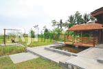 Area persawahan belakang menjadi spot favorit pengunjung