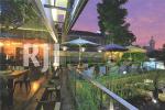 Spot favorit dengan nuansa terbuka area balkon Kedai Gula Jawa Semarang